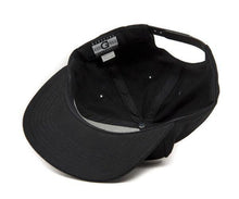 Load image into Gallery viewer, G Snapback - Black/White
